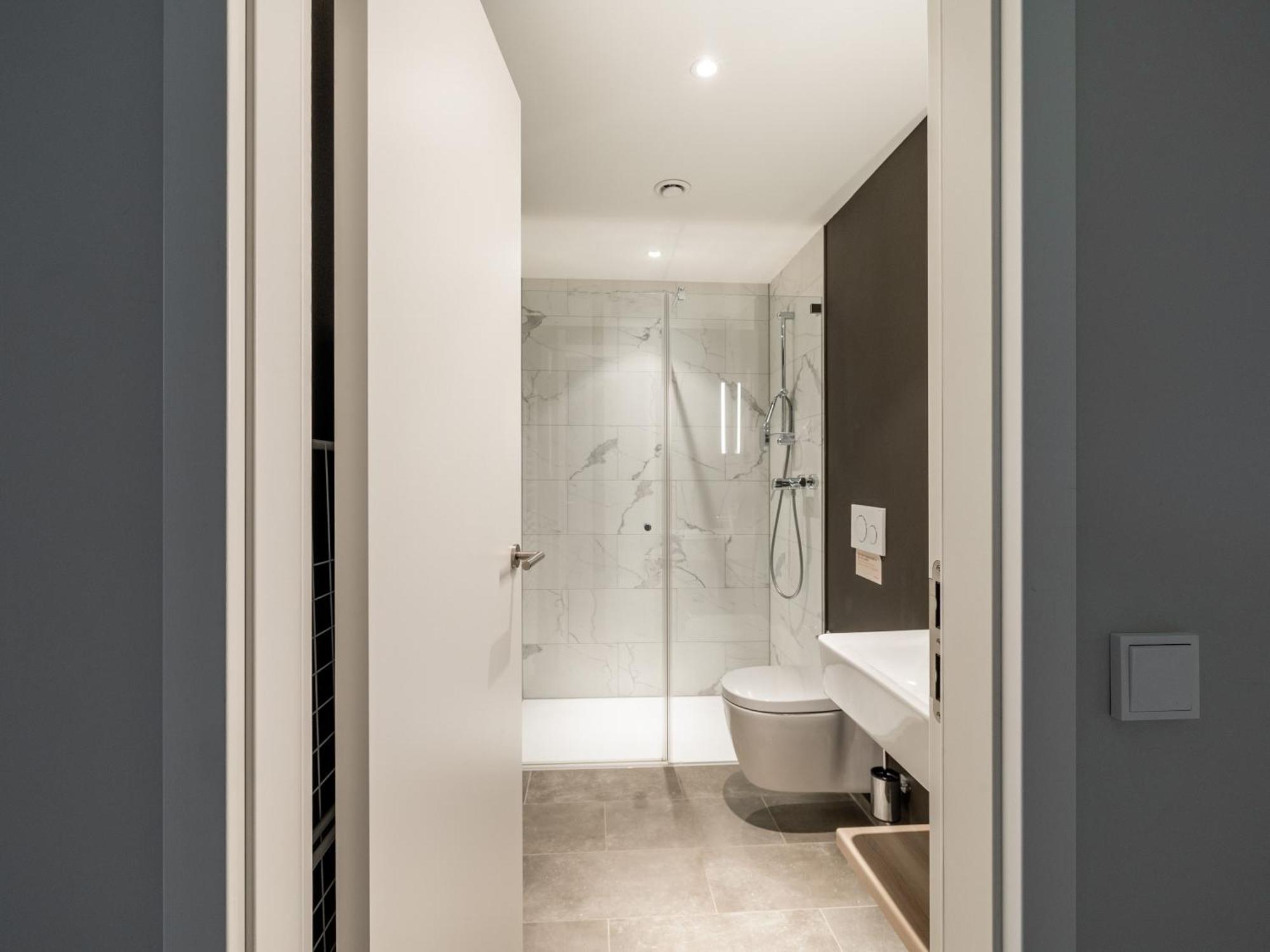 Limehome Duesseldorf Stresemannstrasse - Digital Access Phòng bức ảnh