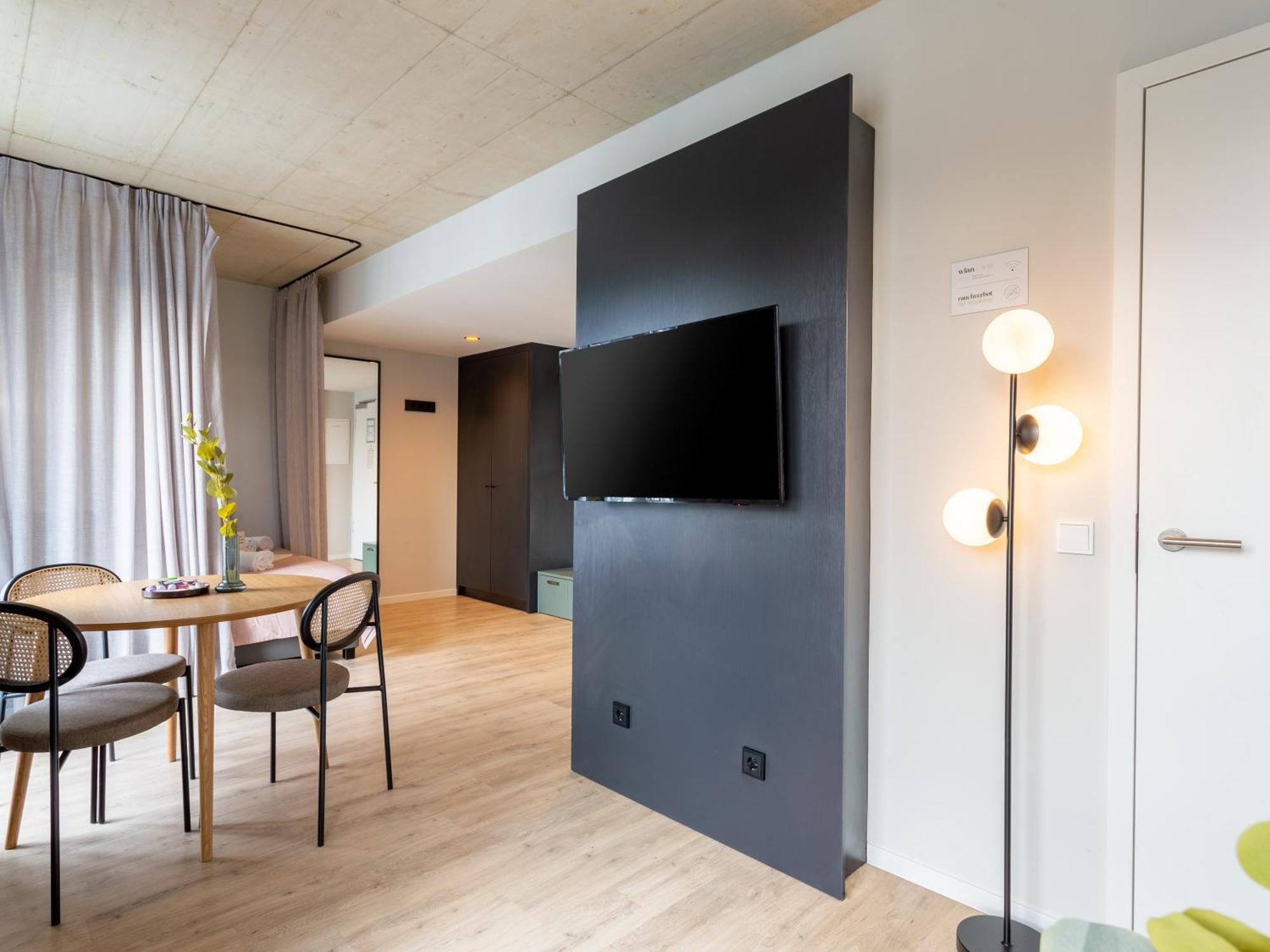 Limehome Duesseldorf Stresemannstrasse - Digital Access Phòng bức ảnh